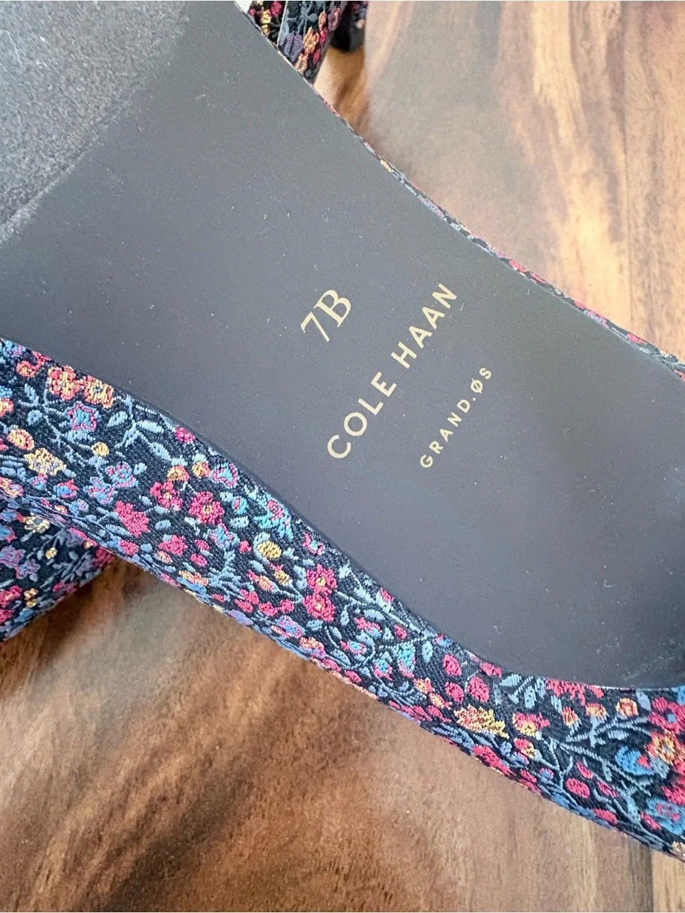 Cole Haan Julianna Metallic Floral Pump Women’s Heels 7 B Shoes Like New